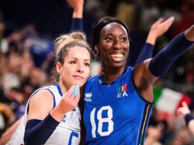 包含拜仁观众热烈欢呼！，莱万多夫斯基迎来七赛季出色发挥气势如虹延续的词条